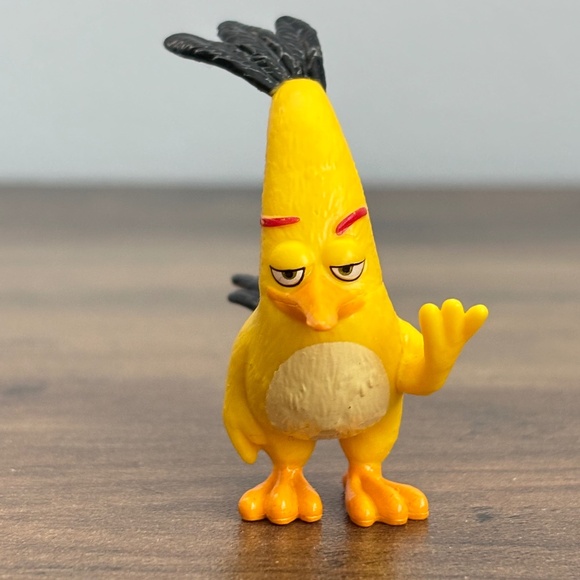 ANGRY BIRDS 2016 CHUCK Yellow Bird Rovio Spin Master Toy Figure Cake Topper - Picture 1 of 7